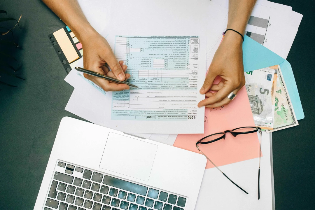 Calcul salaire brut en net : le guide simple pour comprendre votre fiche de paie